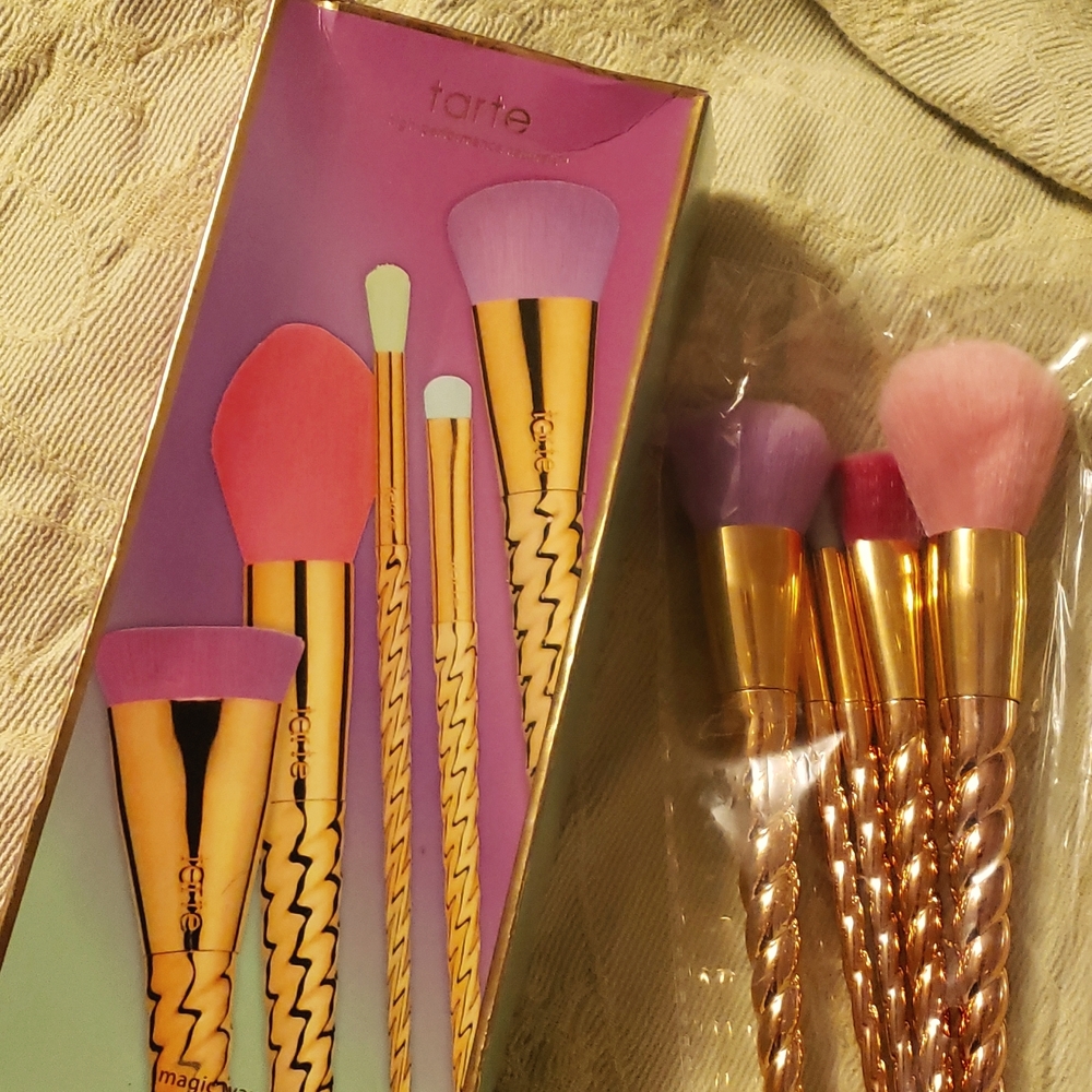 Tarte Magic Wands makeup brush set